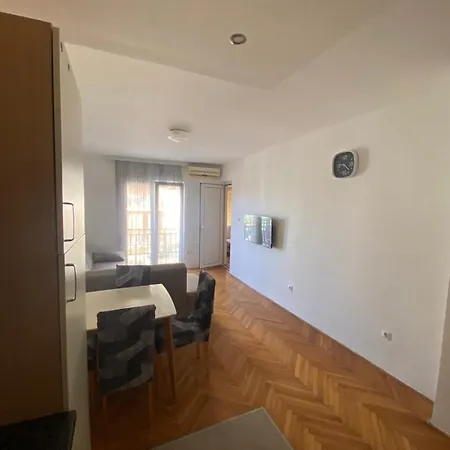 W Apartment Budva